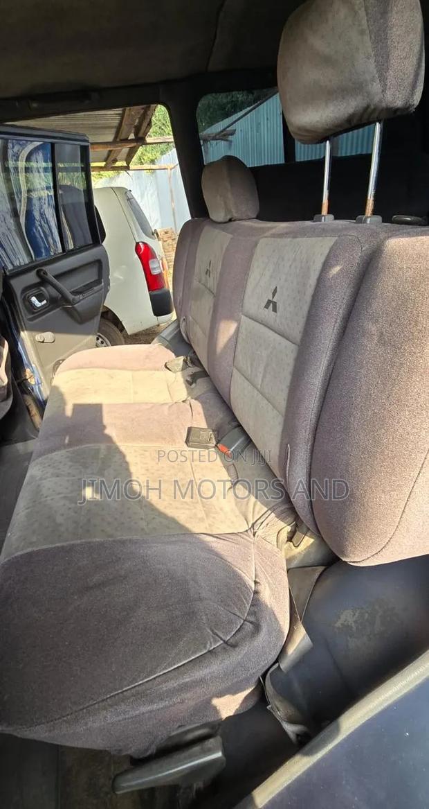 Mitsubishi Pajero 1999 Blue