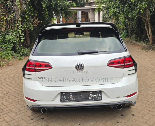Volkswagen Golf GTI 2015 White