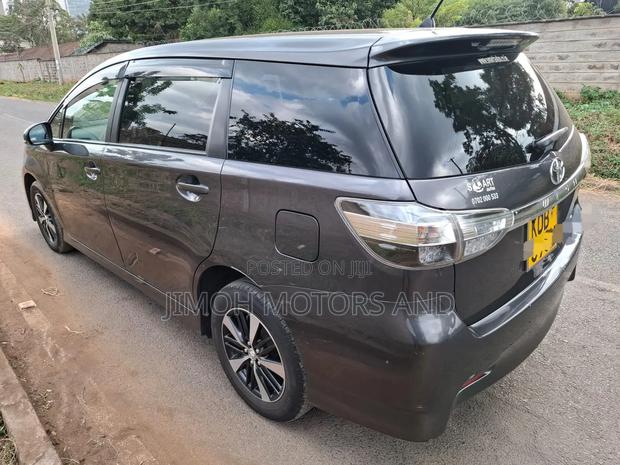 Toyota Wish 2014 Gray