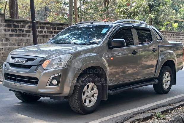 Isuzu D-MAX 2023 Silver
