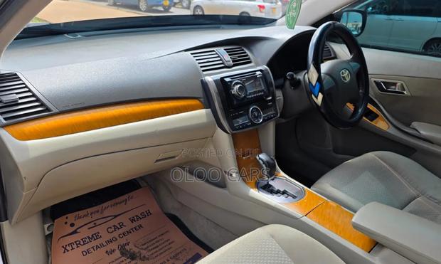 Toyota Premio 2010 Silver