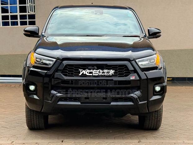 Toyota Hilux Revo Smart Cab Deisel 2.4 AWD 2022 Black