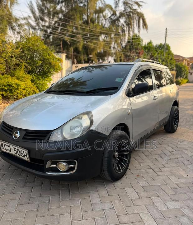 Nissan Advan 2009 Silver
