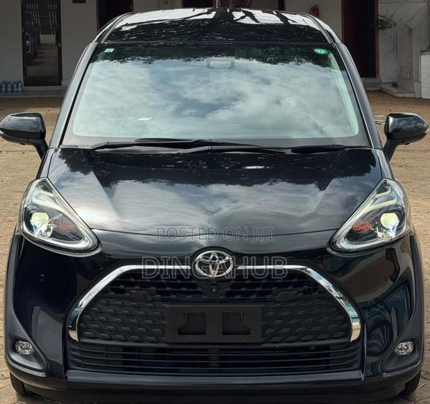 Toyota Sienta 1.5 FWD 2019 Black