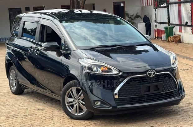 Toyota Sienta 1.5 FWD 2019 Black