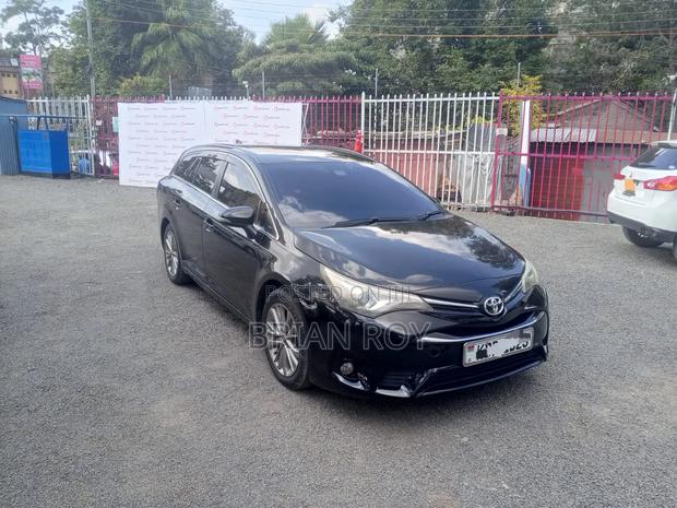 Toyota Avensis 2016 Black