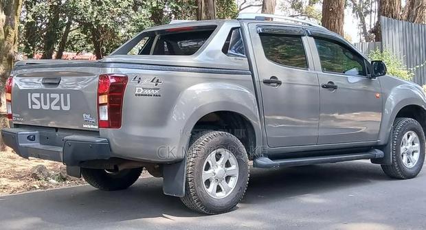 Isuzu D-MAX 2023 Gray