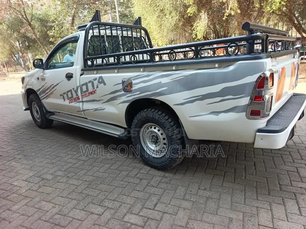 Toyota Hilux 2015 White