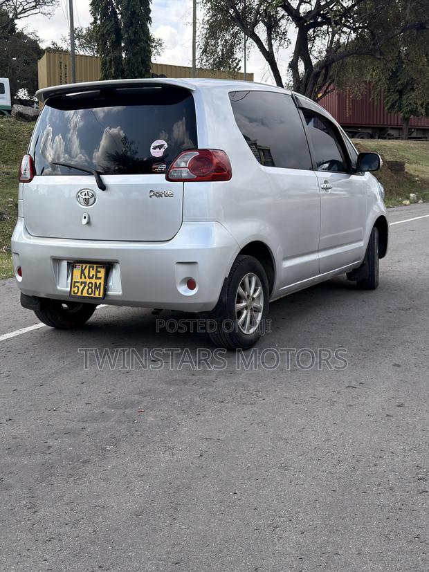 Toyota Porte 1.5 FWD 2007 Silver
