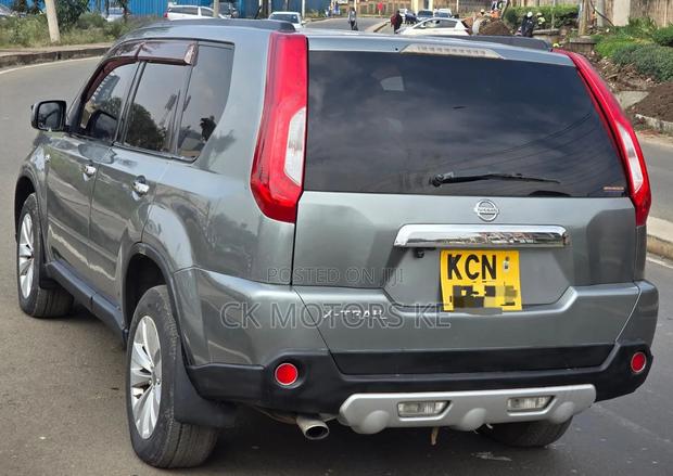 Nissan X-Trail 2010 Silver