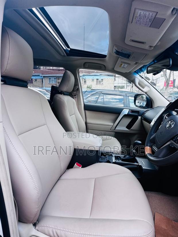 Toyota Land Cruiser Prado 2.7 2019 White