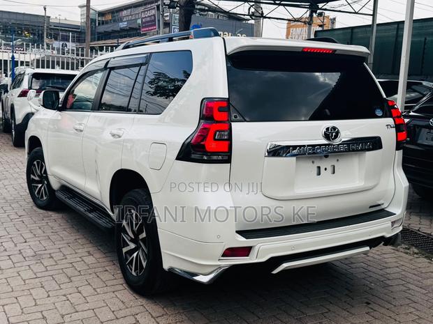 Toyota Land Cruiser Prado 2.7 2019 White