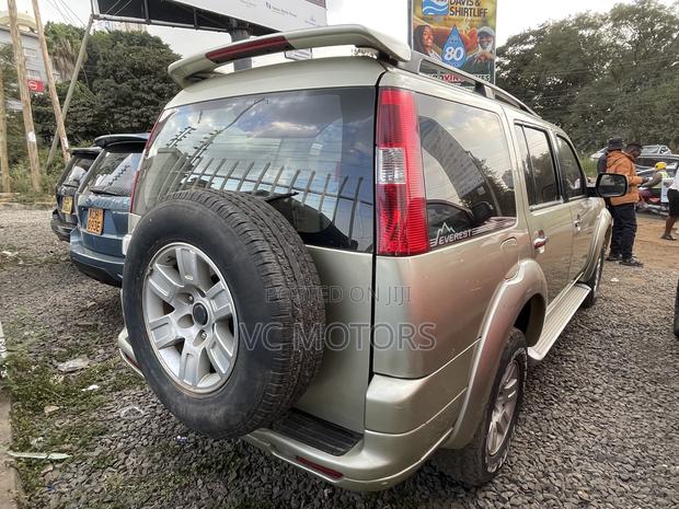 Ford Everest 2009