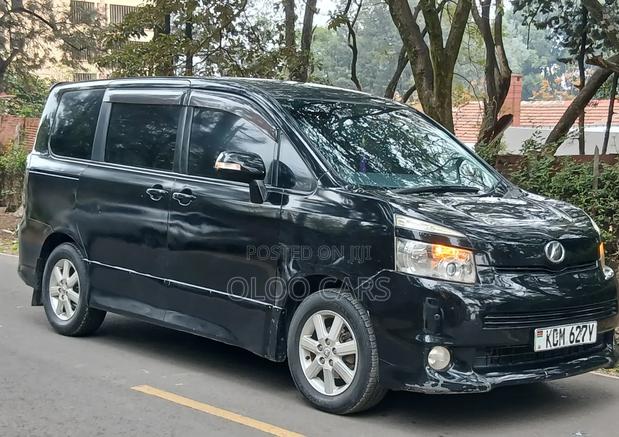 Toyota Voxy 2010 Black
