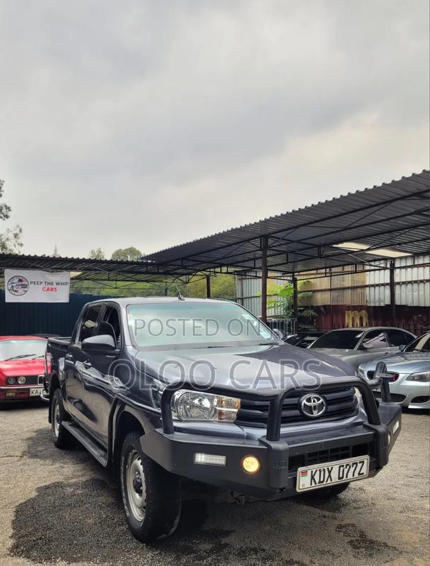 Toyota Hilux 2021 Silver