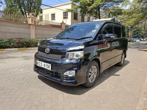Toyota Voxy 2011 Black
