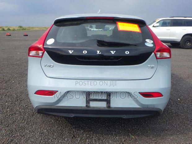 Volvo V40 2019 Blue