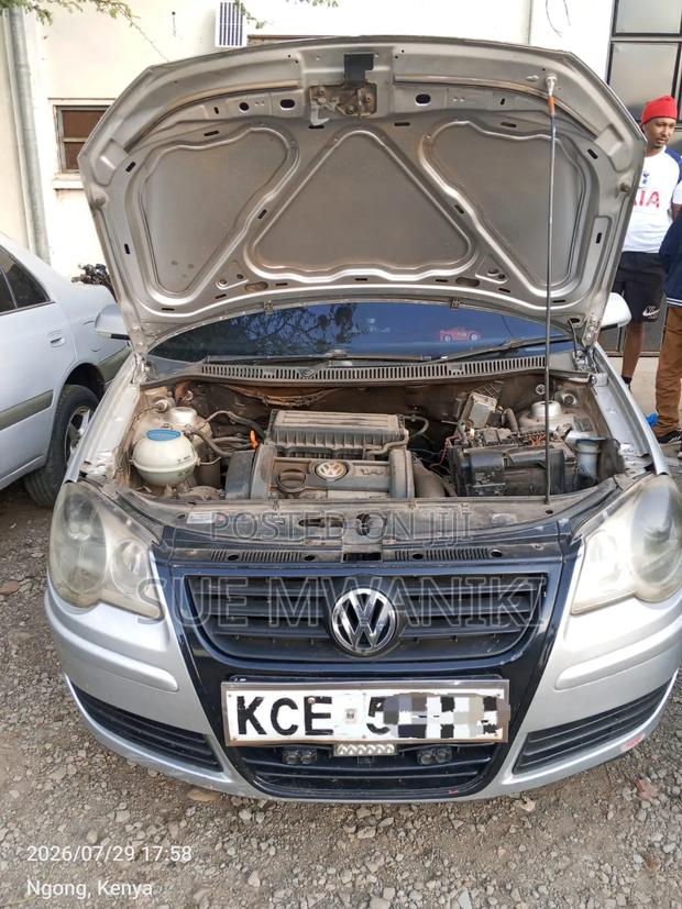 Volkswagen Polo 2010 White