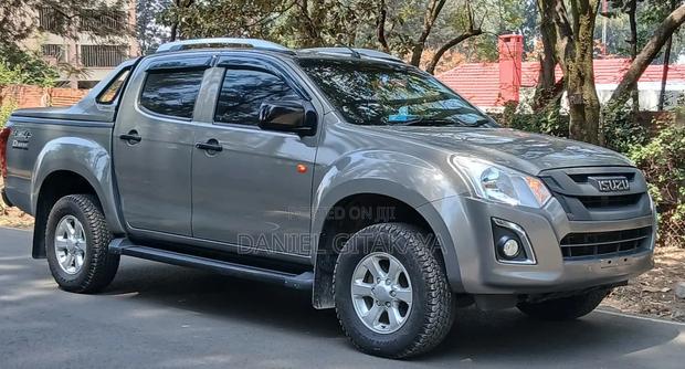 Isuzu D-MAX 2023 Gold