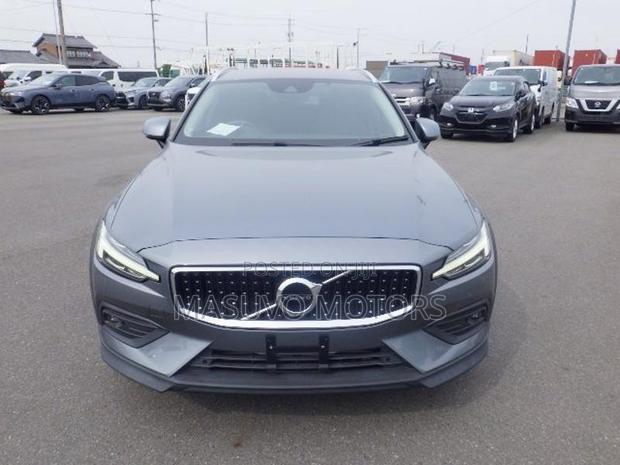 Volvo V60 2019 Gray