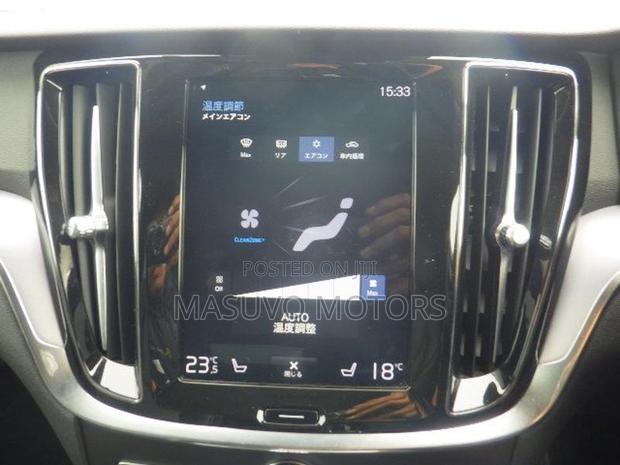Volvo V60 2019 Gray