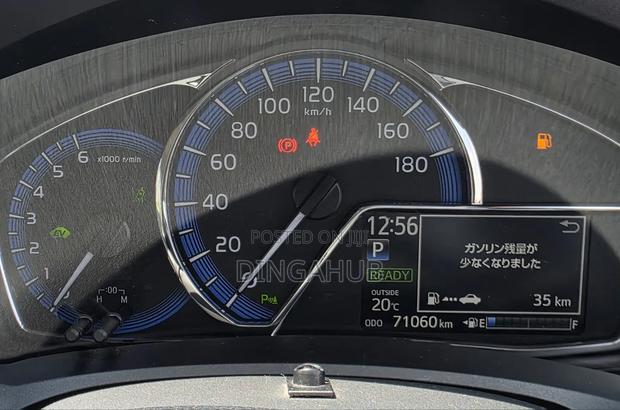Toyota Axio 1.5 Hybrid 2WD 2019 Silver