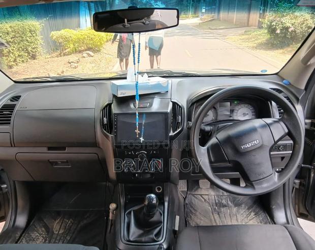 Isuzu D-MAX 2023 Gray