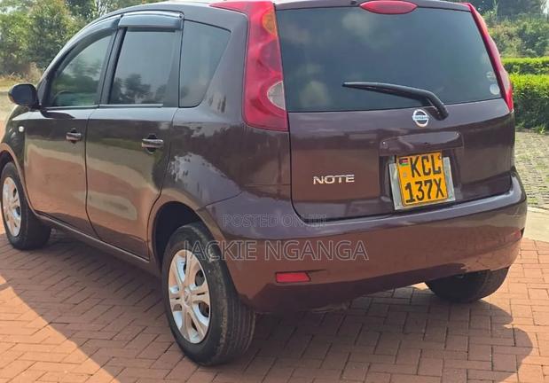 Nissan Note 2011 Maroon