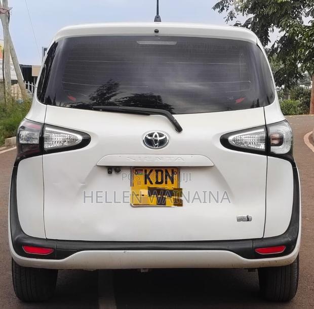 Toyota Sienta 2017 White