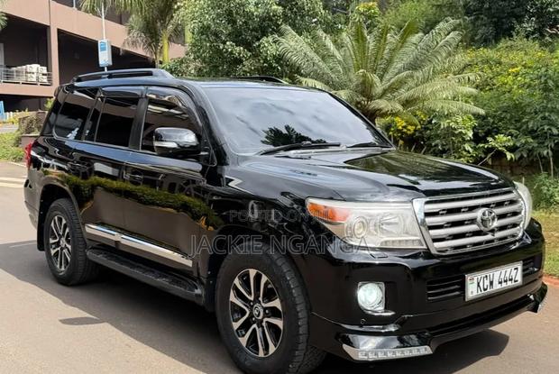 Toyota Land Cruiser 2012 Black