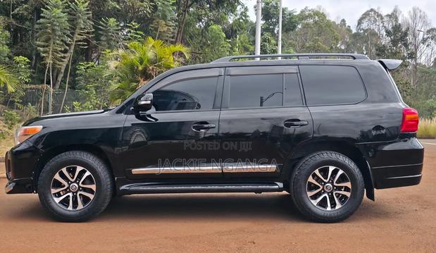 Toyota Land Cruiser 2012 Black