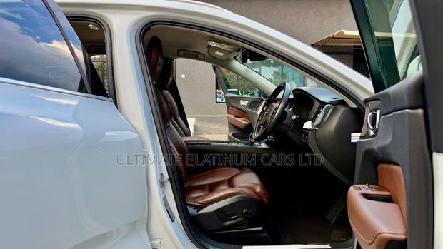 Volvo XC60 T5 Inscription AWD 2019 White