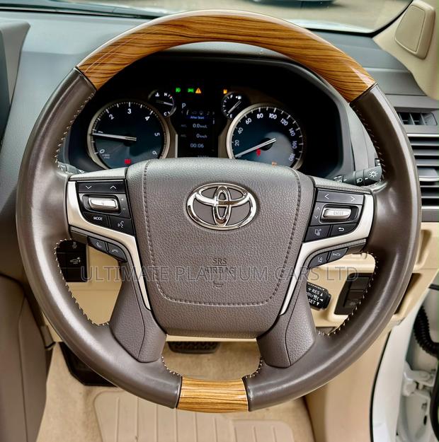 Toyota Land Cruiser Prado 2.8 2022 Pearl