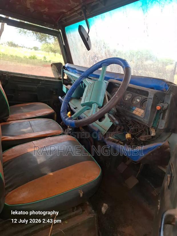 Land Rover Defender 1998 Green