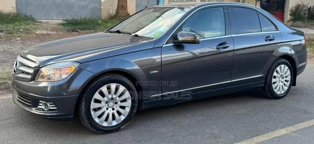 Mercedes-Benz C180 2012 Gray