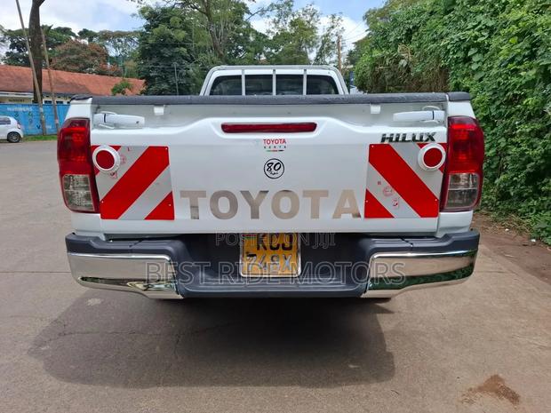 Toyota Hilux Revo Single Cab Deisel 2.4 RWD 2016 White