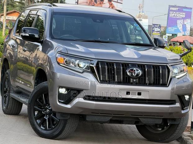 Toyota Land Cruiser Prado 2021 Black