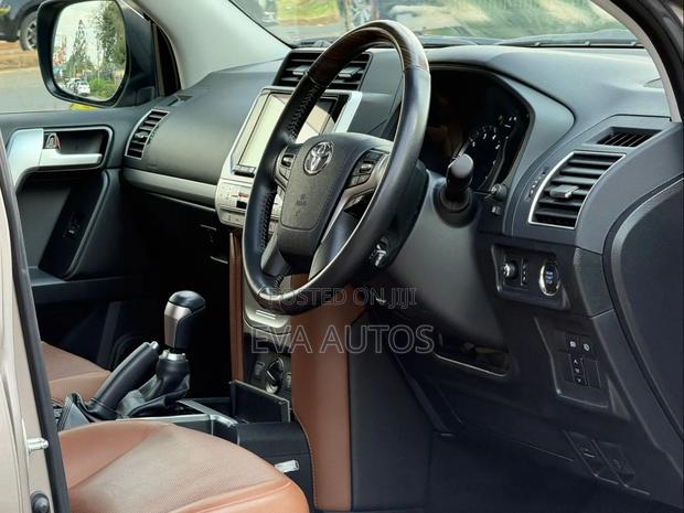 Toyota Land Cruiser Prado 2021 Black