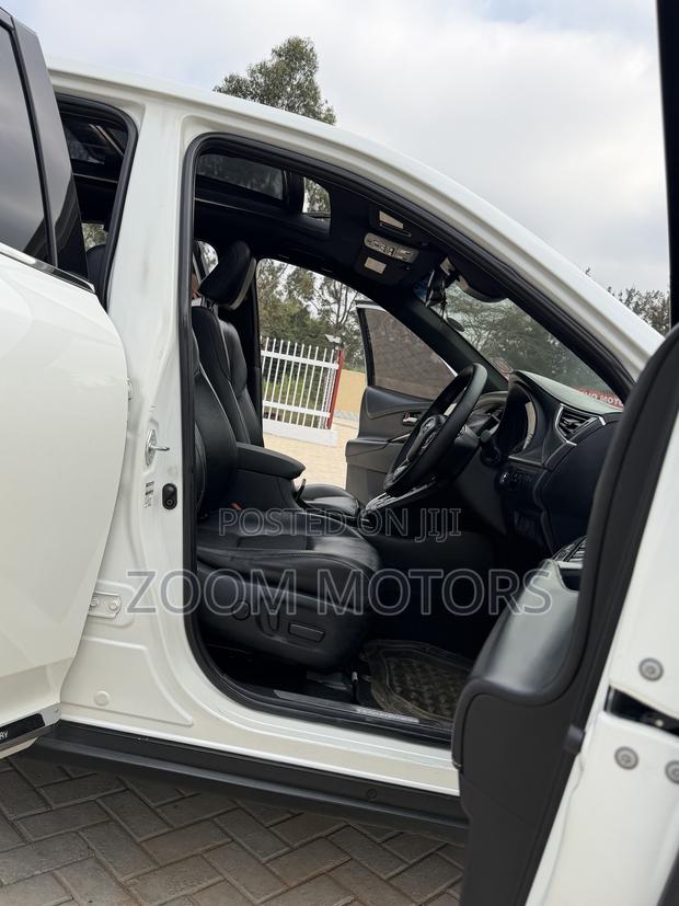 Toyota Harrier 2.0 2017 Pearl