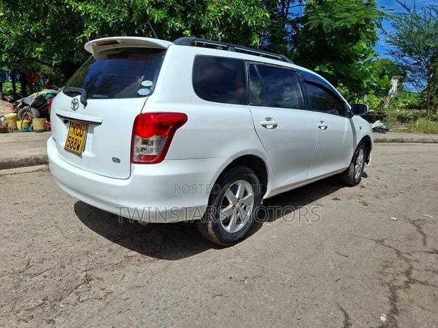 Toyota Corolla Fielder 1.5 Petrol FWD 2012 White