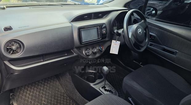 Toyota Vitz 1.0 FWD 5dr 2018 Silver