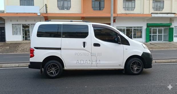Car 2013 White