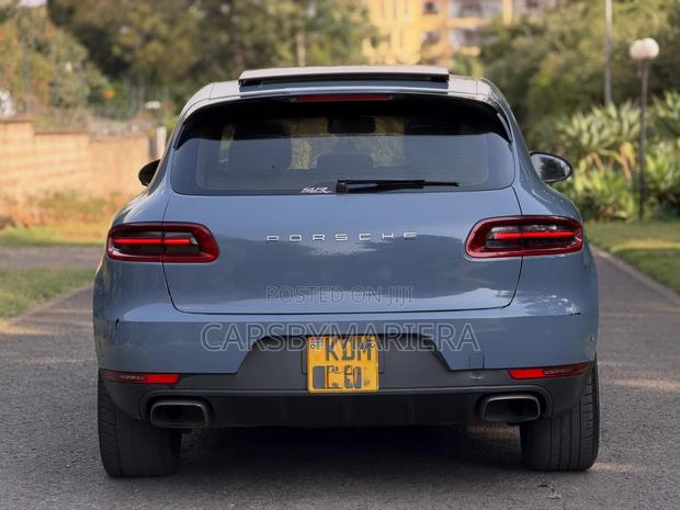 Porsche Macan 2015 Blue
