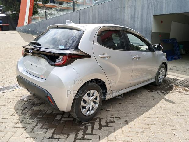Toyota Yaris 2020 Silver