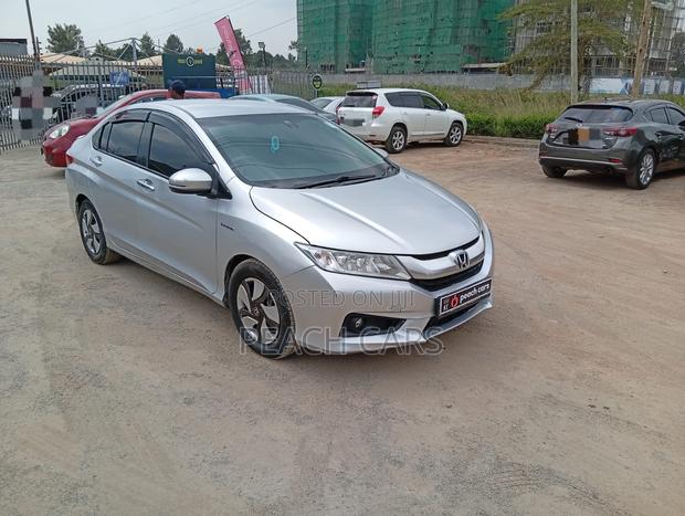 Honda Grace 2016 Silver