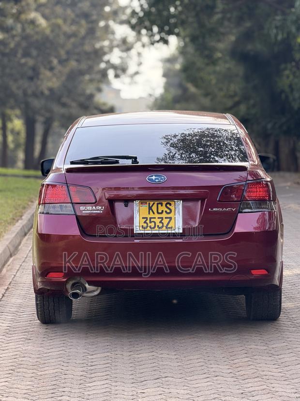 Subaru Legacy 2.5i Premium 2011 Maroon