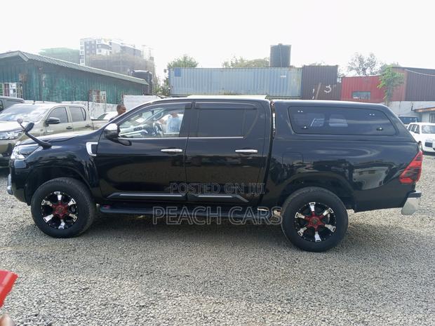 Toyota Hilux 2020 Black