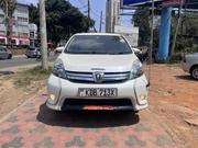 Toyota ISIS 2014 White for sale