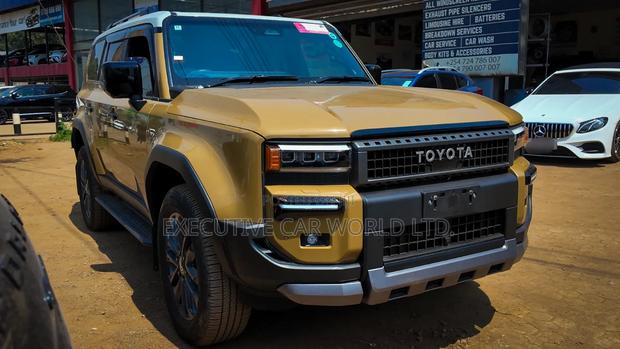 New Toyota Land Cruiser Prado 2.8 2024 Beige