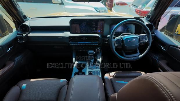 New Toyota Land Cruiser Prado 2.8 2024 Beige